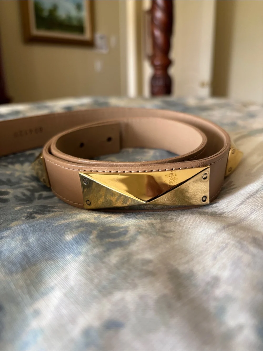 St. John Nude Skinny Leather Belt with Gold Pyramid Hardware